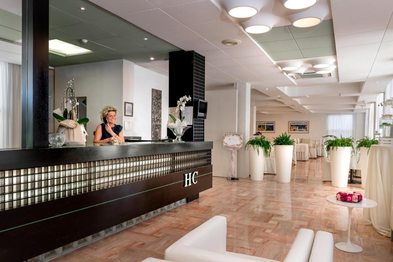 Hotel Cristina Corona Cattolica Buitenkant foto