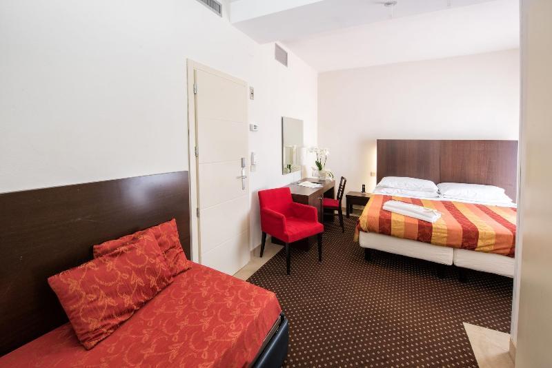 Hotel Cristina Corona Cattolica Buitenkant foto