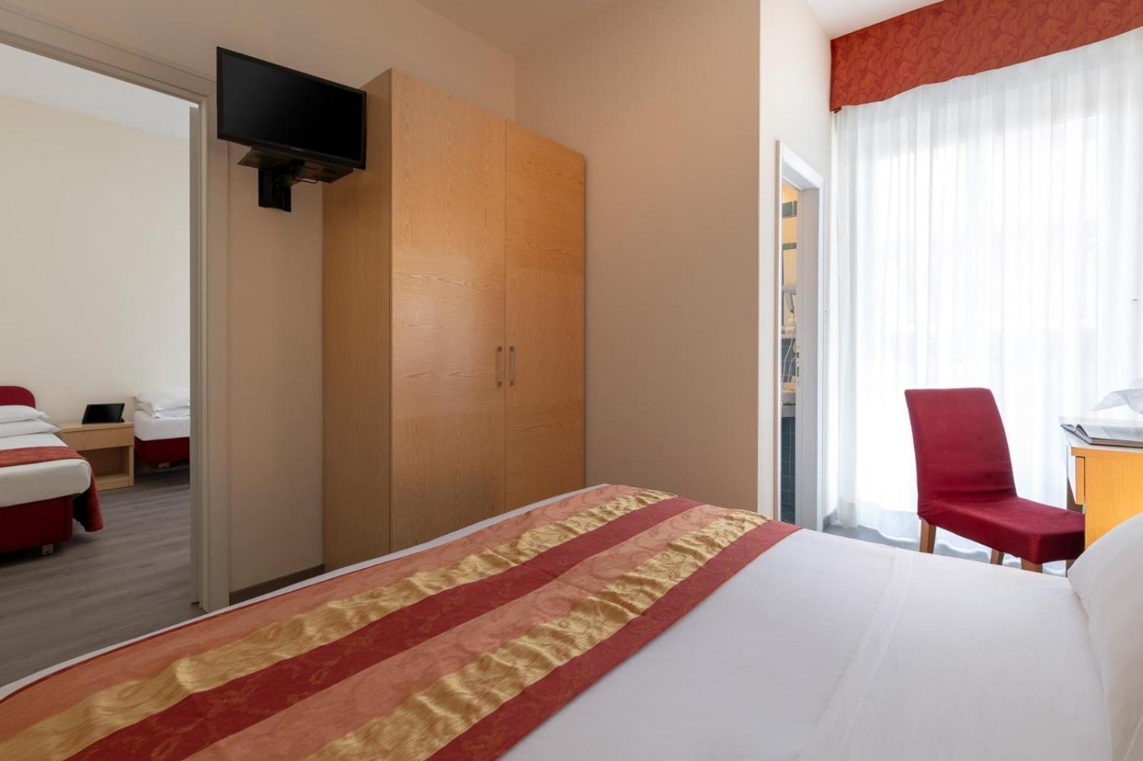 Hotel Cristina Corona Cattolica Buitenkant foto